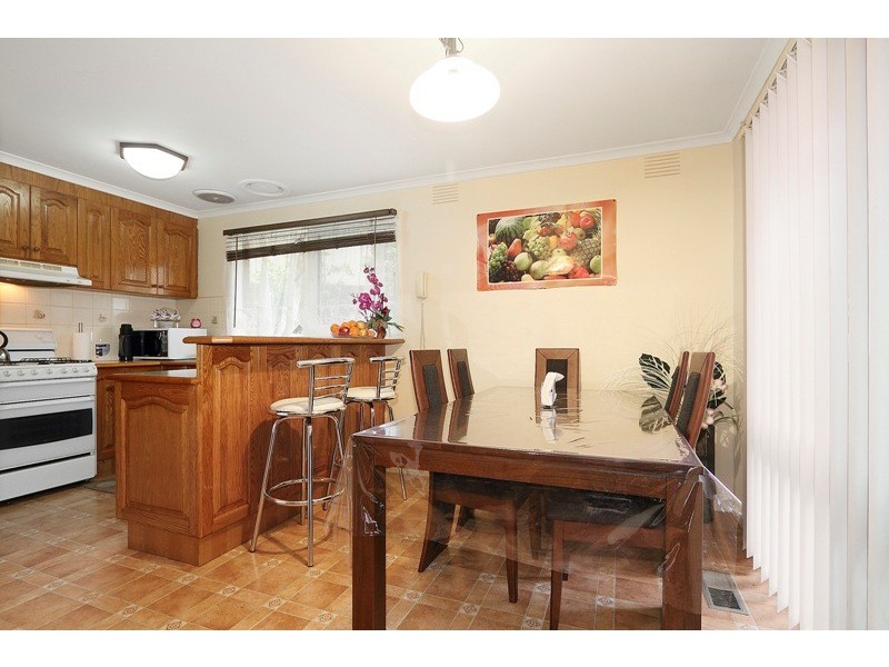6 Paul Court, Endeavour Hills VIC 3802