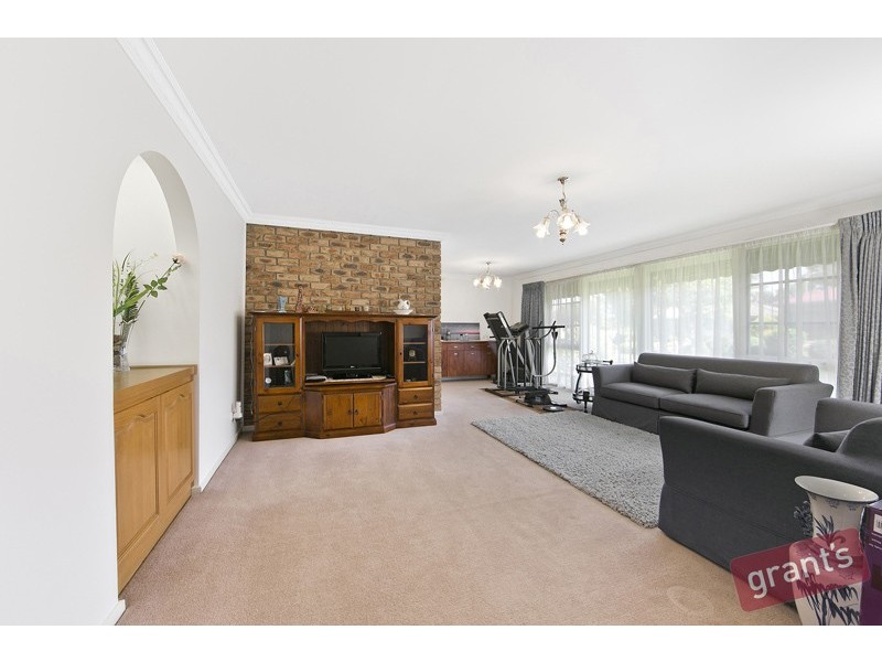 11 Elder Close, Hallam VIC 3803