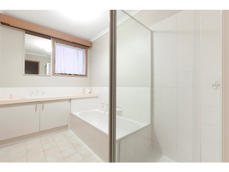 6 Frost Court, Dandenong North VIC 3175