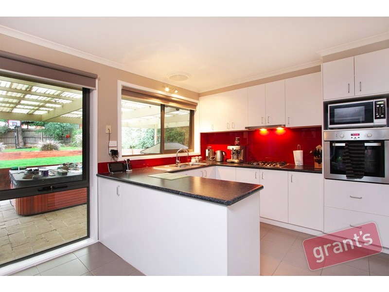 9 Orton Rise, Endeavour Hills VIC 3802