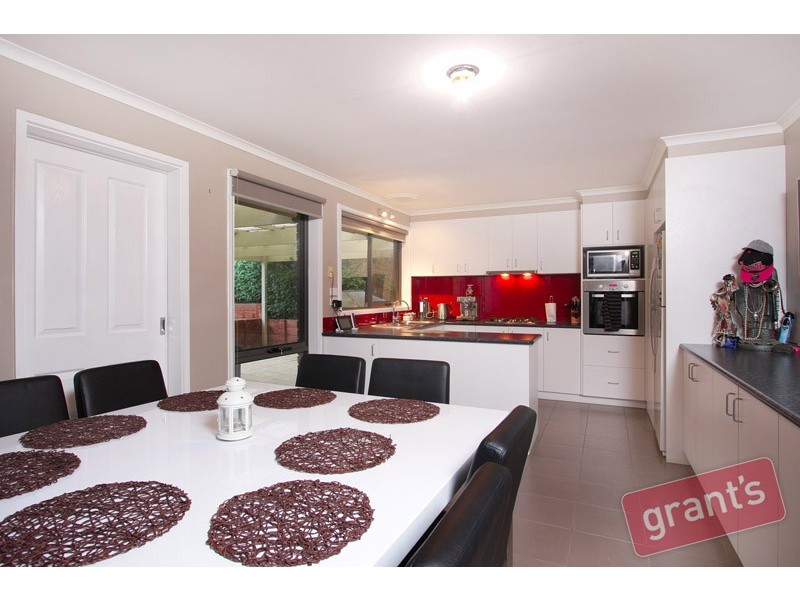 9 Orton Rise, Endeavour Hills VIC 3802