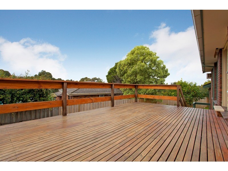 7 Woodworth Close, Endeavour Hills VIC 3802