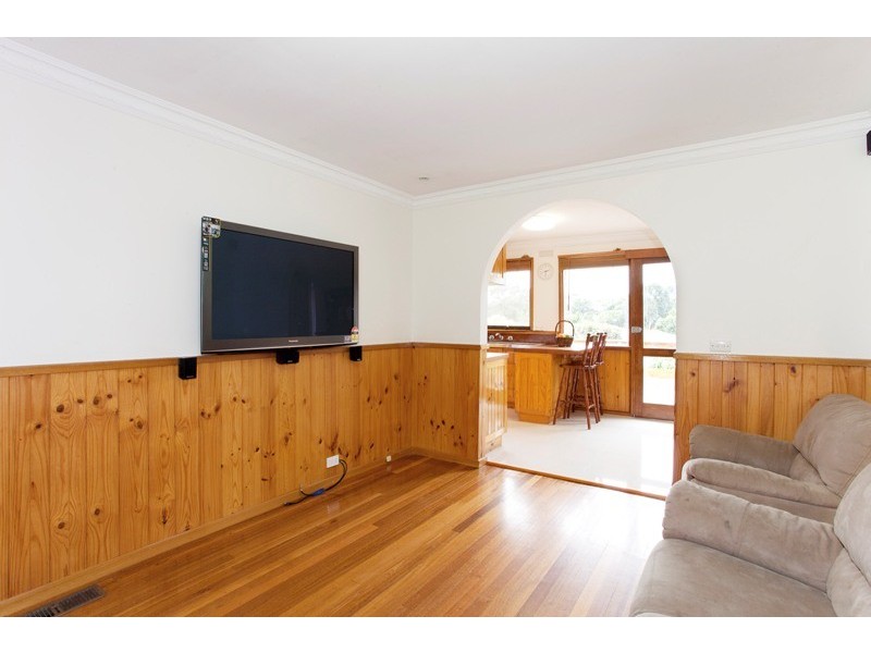 7 Woodworth Close, Endeavour Hills VIC 3802