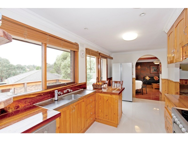 7 Woodworth Close, Endeavour Hills VIC 3802