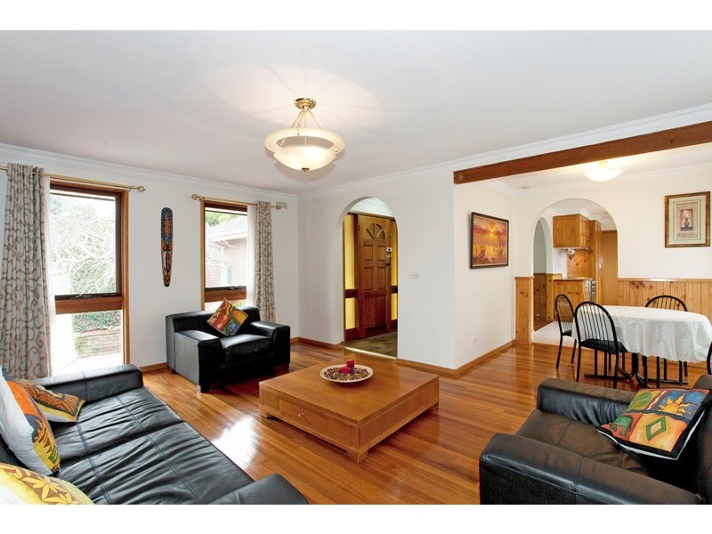 7 Woodworth Close, Endeavour Hills VIC 3802