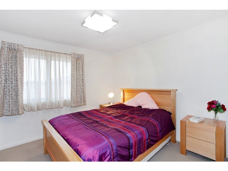 8 Karri Drive, Cranbourne North VIC 3977