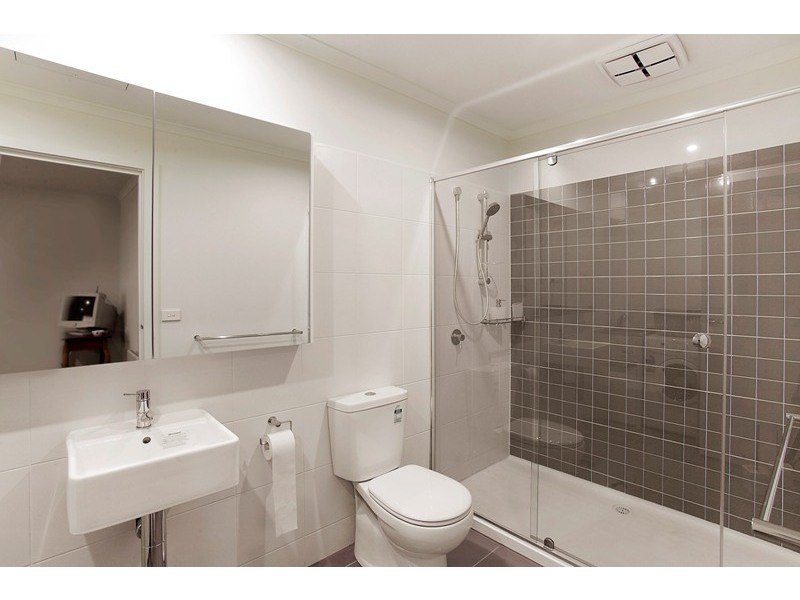 8 Karri Drive, Cranbourne North VIC 3977