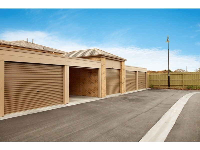 8 Karri Drive, Cranbourne North VIC 3977