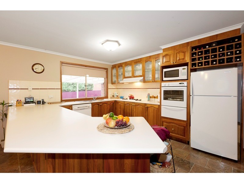 11 Mayfair Crescent, Narre Warren VIC 3805