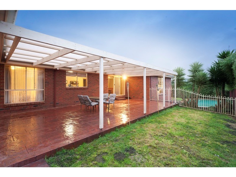 11 Mayfair Crescent, Narre Warren VIC 3805