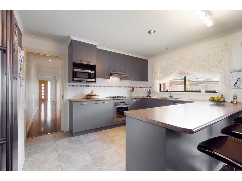 12 Tuscan Court, Lyndhurst VIC 3975