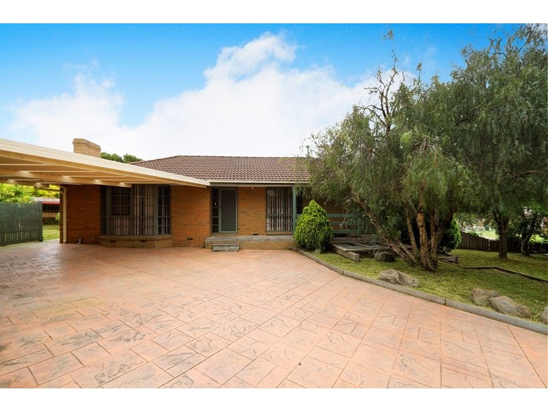 7 Hawker Gardens, Berwick VIC 3806