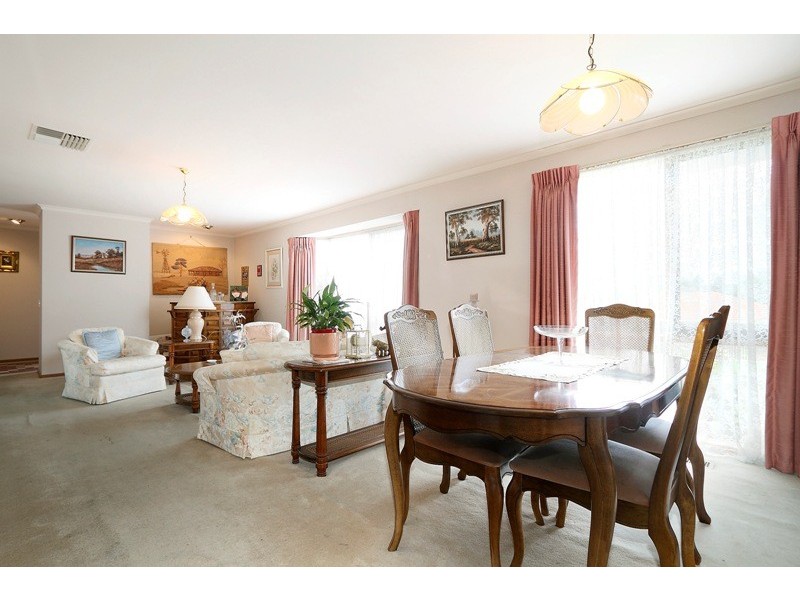 25 Chantell Avenue, Endeavour Hills VIC 3802