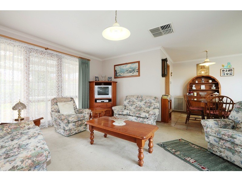 25 Chantell Avenue, Endeavour Hills VIC 3802