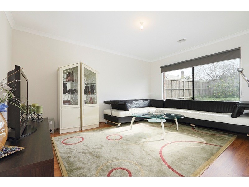 8 Rose Bush Court, Lyndhurst VIC 3975