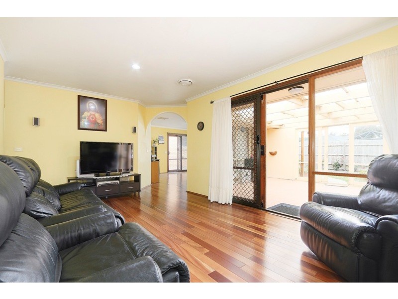 9 Gleneagles Drive, Endeavour Hills VIC 3802