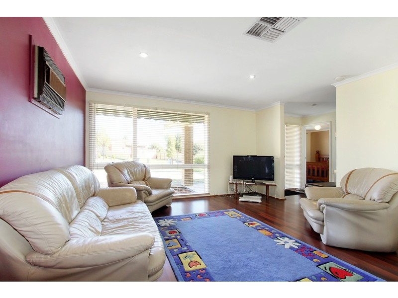 3 Avenel Place, Endeavour Hills VIC 3802