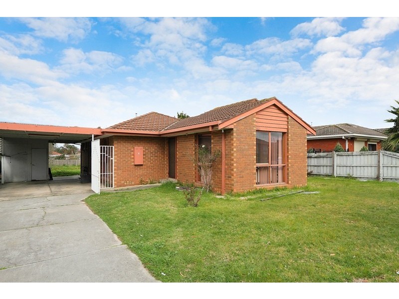 6 Justin Circuit, Hampton Park VIC 3976