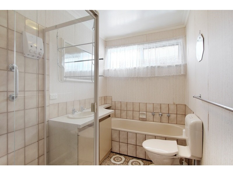 42 Alexander Avenue, Dandenong VIC 3175