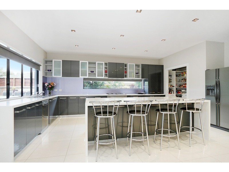 1 Glade Court, Berwick VIC 3806