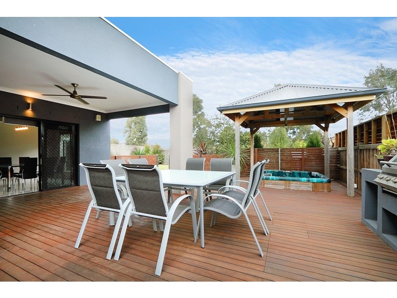 1 Glade Court, Berwick VIC 3806