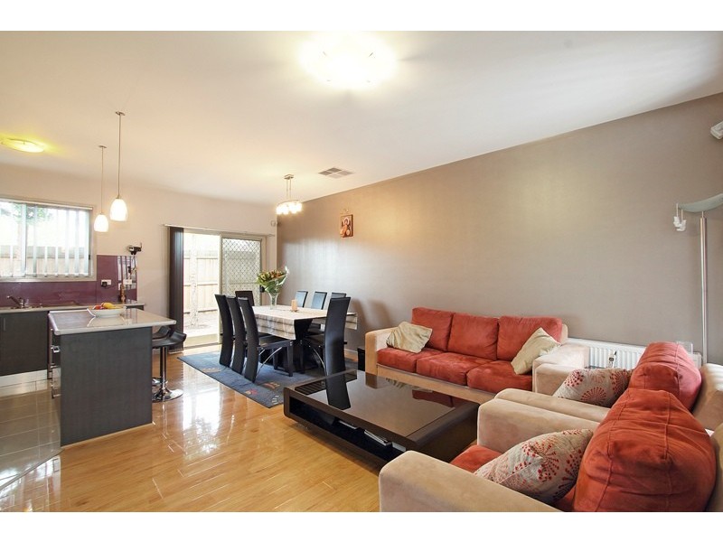 2/26 Louis Street, Doveton VIC 3177