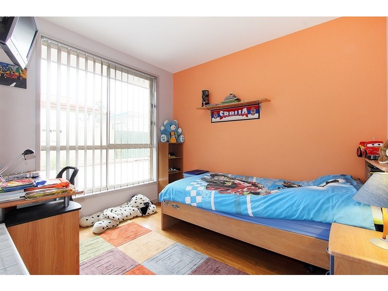 2/26 Louis Street, Doveton VIC 3177