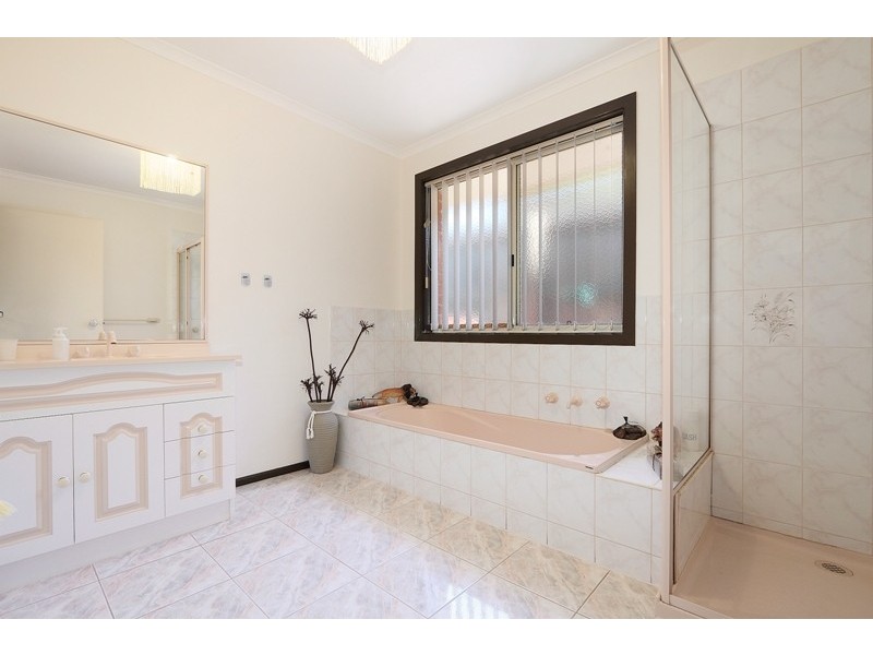47 Justin Circuit, Hampton Park VIC 3976