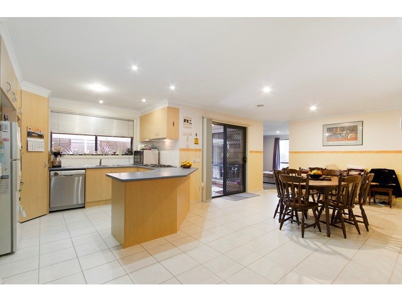 45 Sallybrook Circuit, Narre Warren VIC 3805