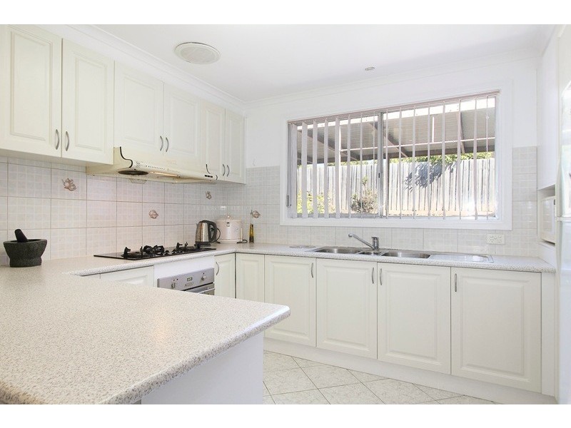 61 Essex Park Drive, Endeavour Hills VIC 3802