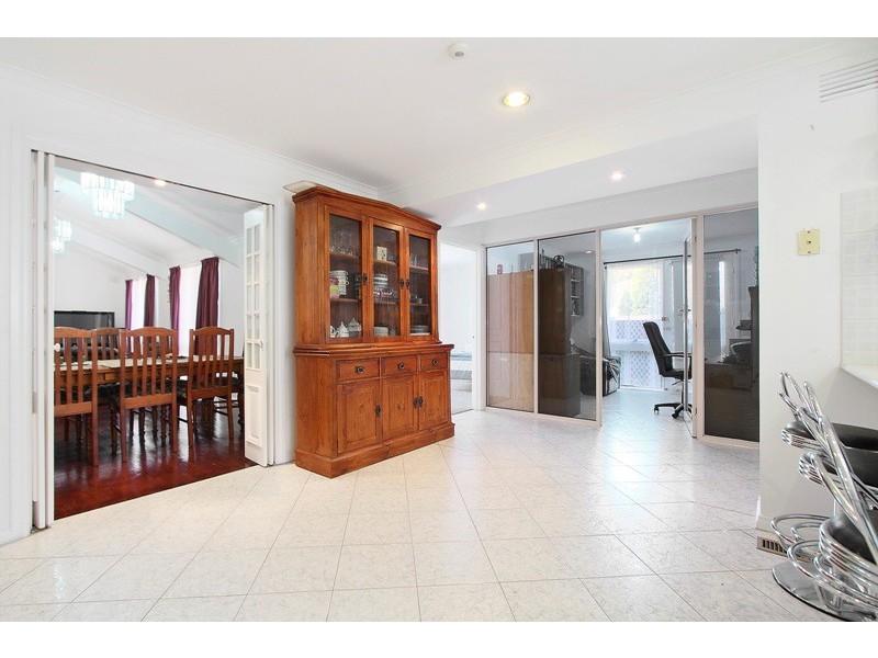 61 Essex Park Drive, Endeavour Hills VIC 3802