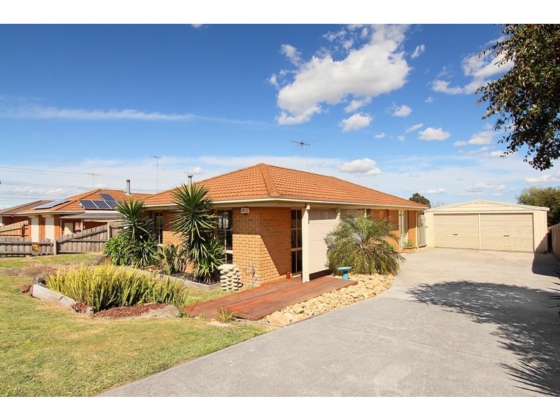 27 Saffron Drive, Hallam VIC 3803