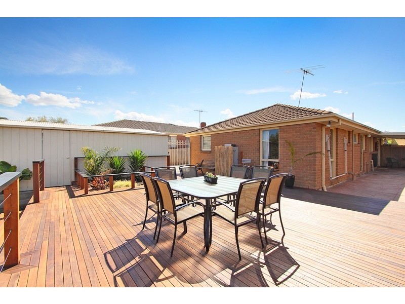 27 Saffron Drive, Hallam VIC 3803