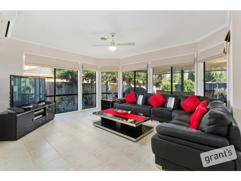 17 Dunmera Crescent, Narre Warren South VIC 3805