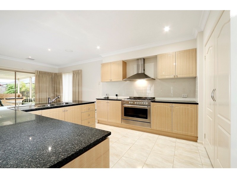 7 Golden Elm Way, Lyndhurst VIC 3975