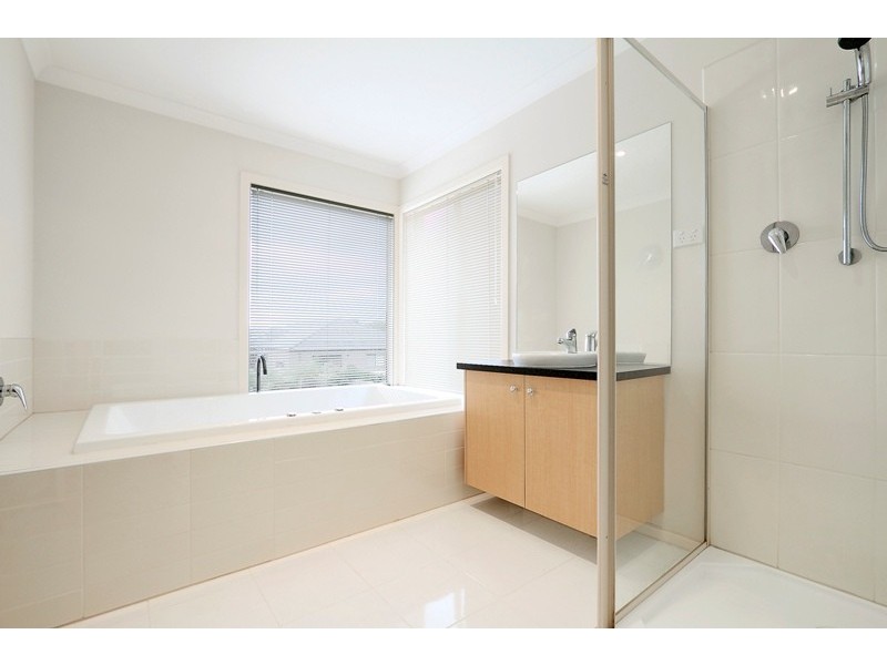 7 Golden Elm Way, Lyndhurst VIC 3975