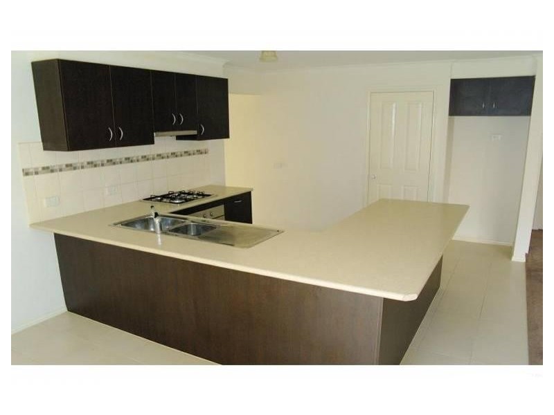 7 St Mellion Court, Cranbourne VIC 3977