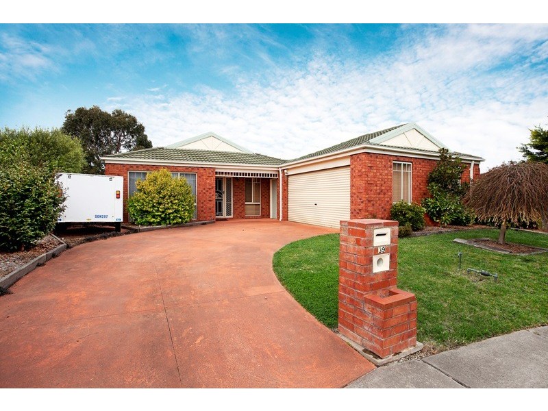 39 Sandalwood Drive, Narre Warren VIC 3805