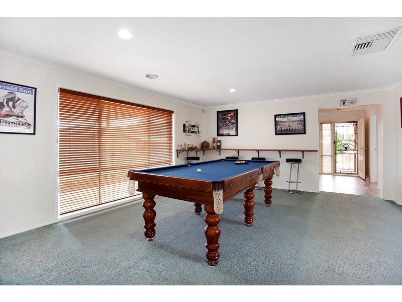 39 Sandalwood Drive, Narre Warren VIC 3805