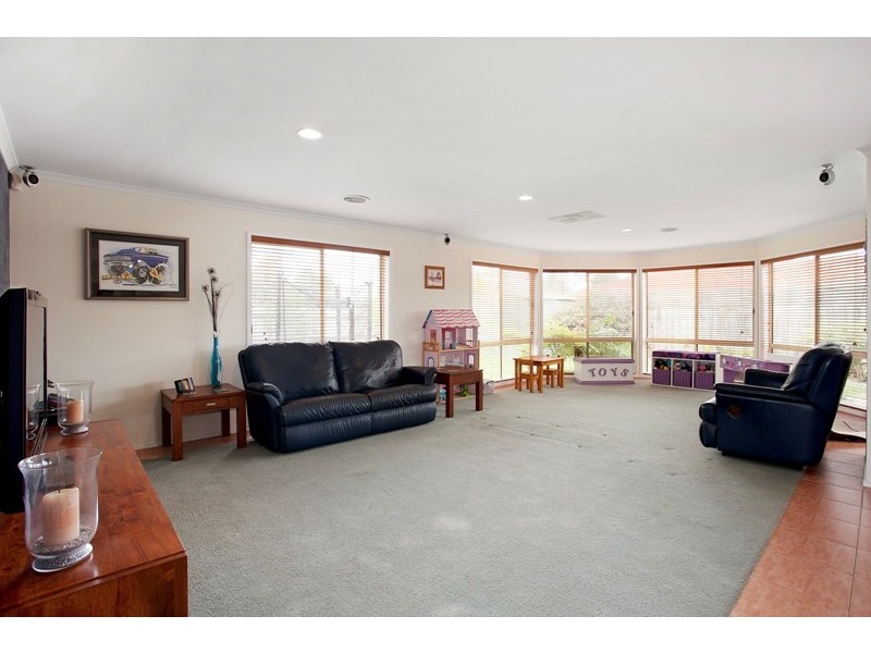 39 Sandalwood Drive, Narre Warren VIC 3805