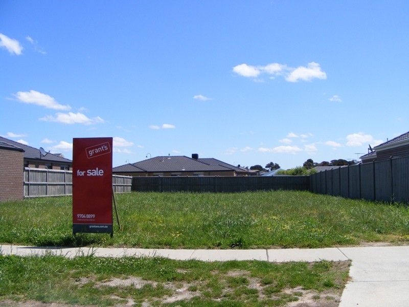 21 Lancashire Drive, Cranbourne North VIC 3977