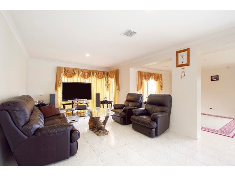 17 St Georges Road, Narre Warren South VIC 3805