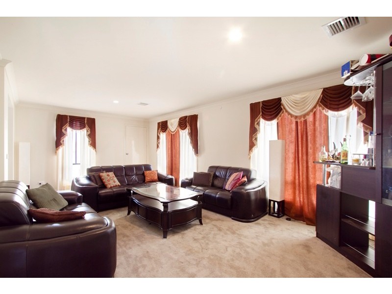 17 St Georges Road, Narre Warren South VIC 3805