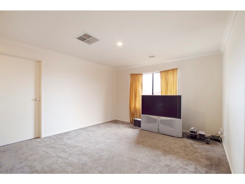 17 St Georges Road, Narre Warren South VIC 3805