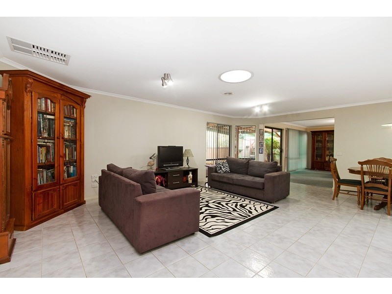 42 Tangerine Drive, Narre Warren South VIC 3805