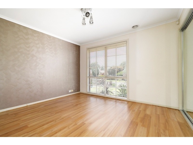 5 Weeden Crescent, Hallam VIC 3803