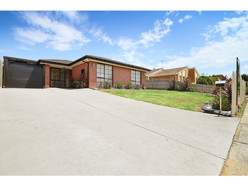 5 Weeden Crescent, Hallam VIC 3803