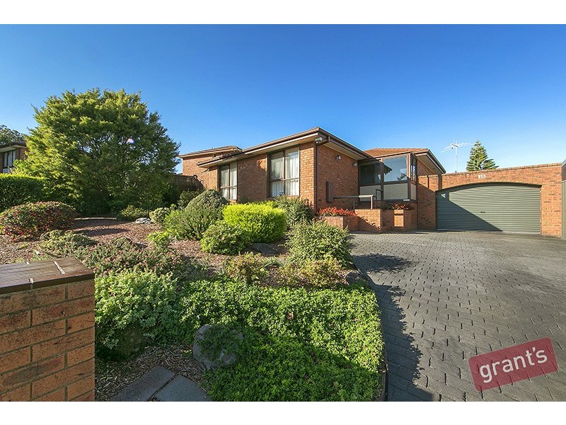 15 Kinkead Crescent, Endeavour Hills VIC 3802