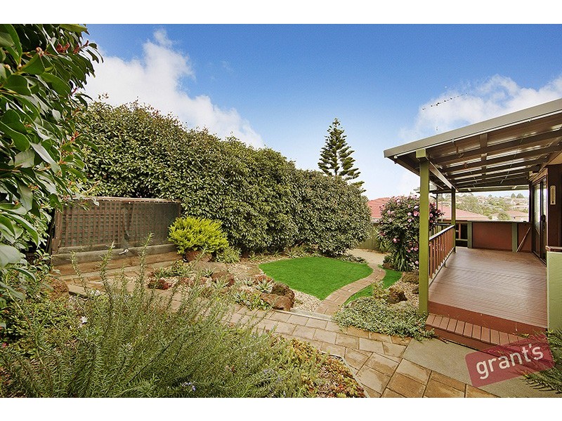 15 Kinkead Crescent, Endeavour Hills VIC 3802