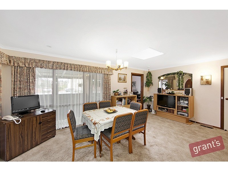 15 Kinkead Crescent, Endeavour Hills VIC 3802